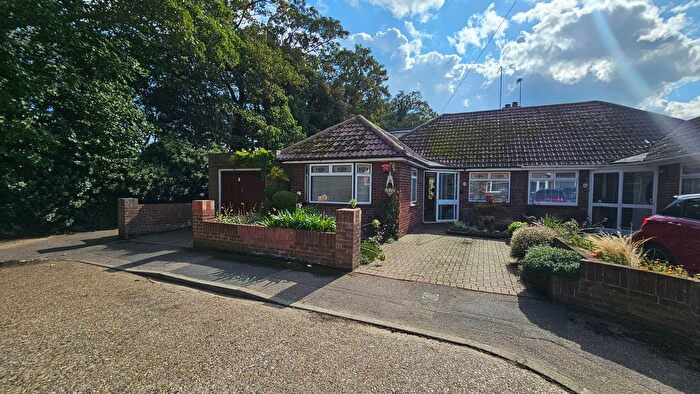 2 Bedroom Semi-detached Bungalow For Sale In Wickham Avenue, Ramsgate, CT11