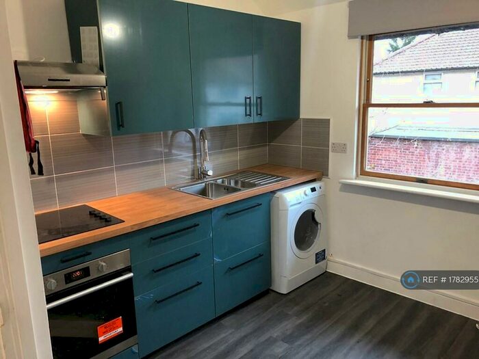 2 Bedroom Flat To Rent In Nowel Road, London, SW13