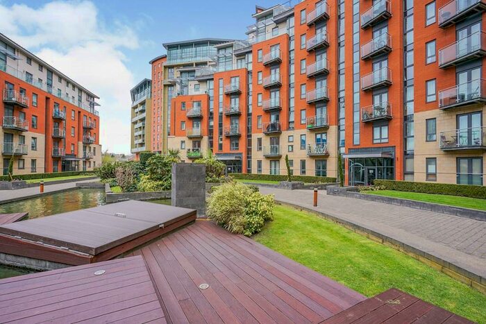 2 Bedroom Apartment To Rent In Gotts Road, Leeds, LS12