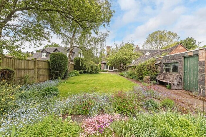 3 Bedroom Detached House For Sale In Forest Road, Woodhouse, LE12