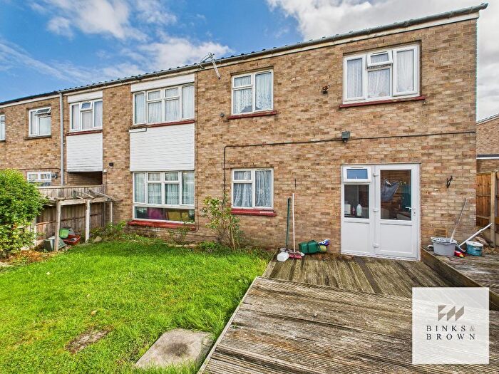 4 Bedroom End Of Terrace House For Sale In Oxwich Close, Corringham, Essex, SS17