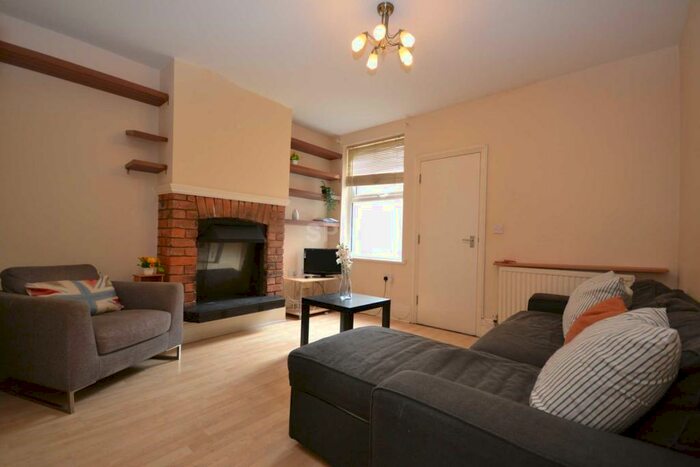 4 Bedroom Terraced House To Rent In Victoria Street, Reading, RG1