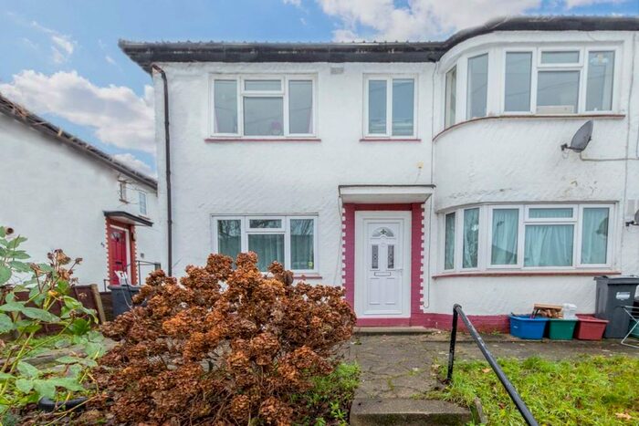 2 Bedroom Flat To Rent In Redesdale Gardens, Isleworth, TW7