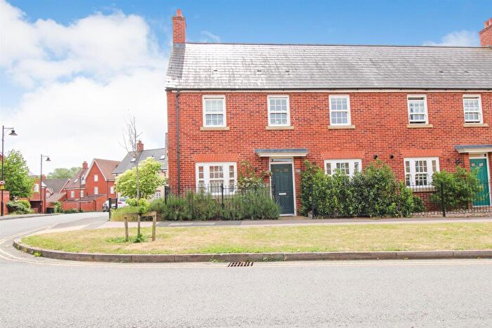 3 Bedroom Semi-Detached House For Sale In Greenkeepers Road, Great Denham, Bedford, MK40