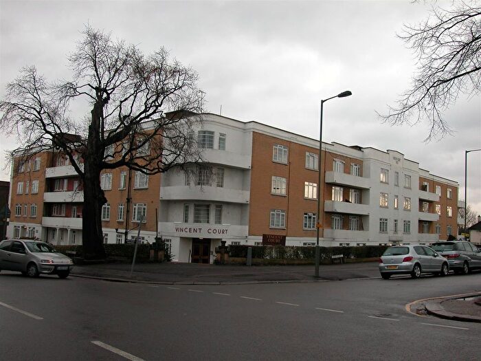 2 Bedroom Flat To Rent In Vincent Court, Bell Lane, London, NW4