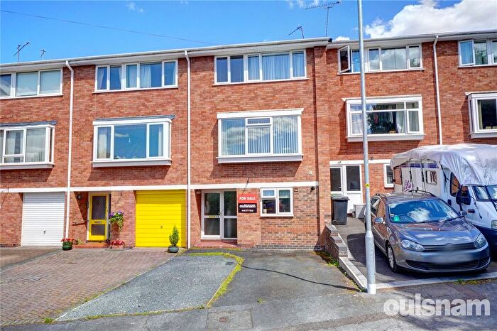 3 Bedroom Terraced House For Sale In Wedgberrow Close, Droitwich, Worcestershire, WR9
