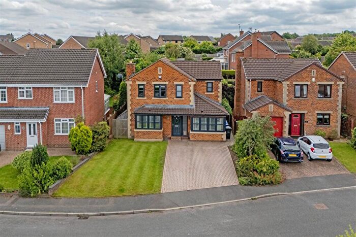3 Bedroom Detached House For Sale In Halesworth Close, Walton, Chesterfield, S40
