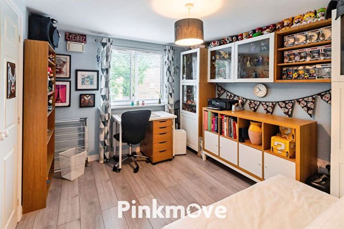 2 Bedroom Flat For Sale In Golden Mile View, Newport, NP20