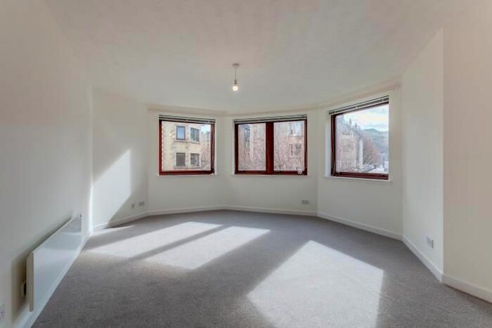 2 Bedroom Flat To Rent In Dalgety Road, Meadowbank, Edinburgh, EH7