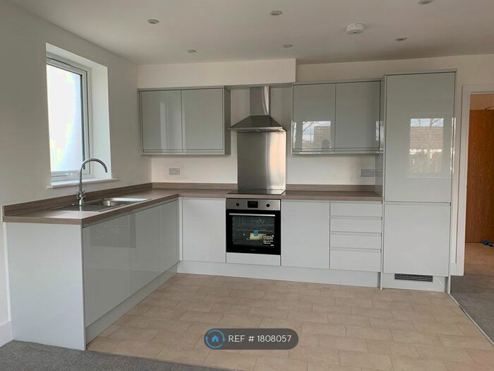 2 Bedroom Flat To Rent In Coal House, Bagshot, GU19