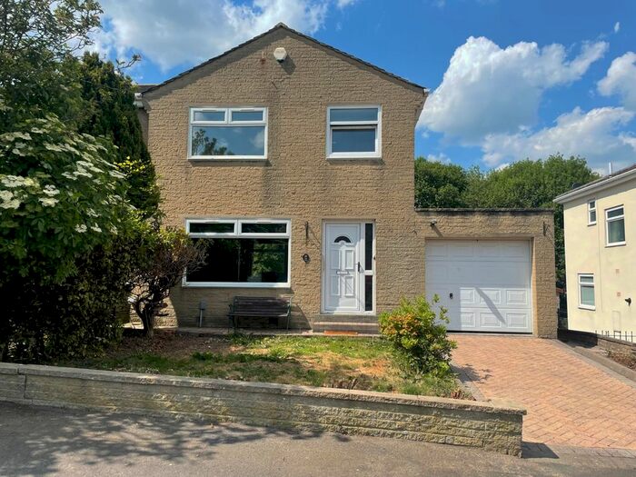 3 Bedroom Semi-Detached House To Rent In Oakleigh Avenue, Bradford, BD14