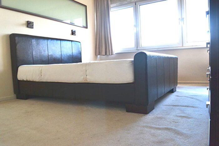 2 Bedroom Flat To Rent In Wheatlands, Hounslow, London, TW5