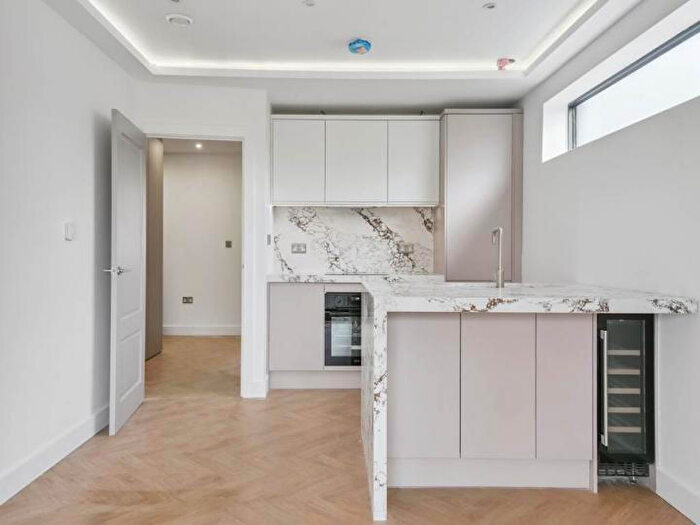 2 Bedroom Apartment To Rent In The Ridge Way, South Croydon, Surrey, CR2