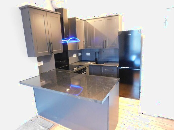 2 Bedroom Flat To Rent In , Gardners Crescent, Edinburgh, EH3