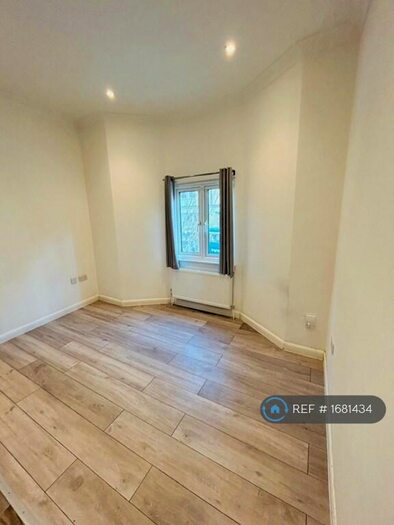 1 Bedroom Flat To Rent In First Floor A Queen's Road, Brighton And Hove, BN1