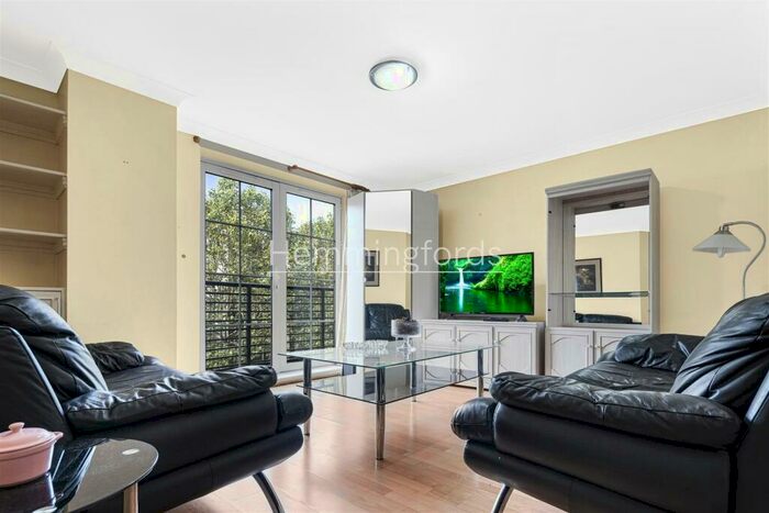 2 Bedroom Apartment To Rent In Old Street, London, EC1V