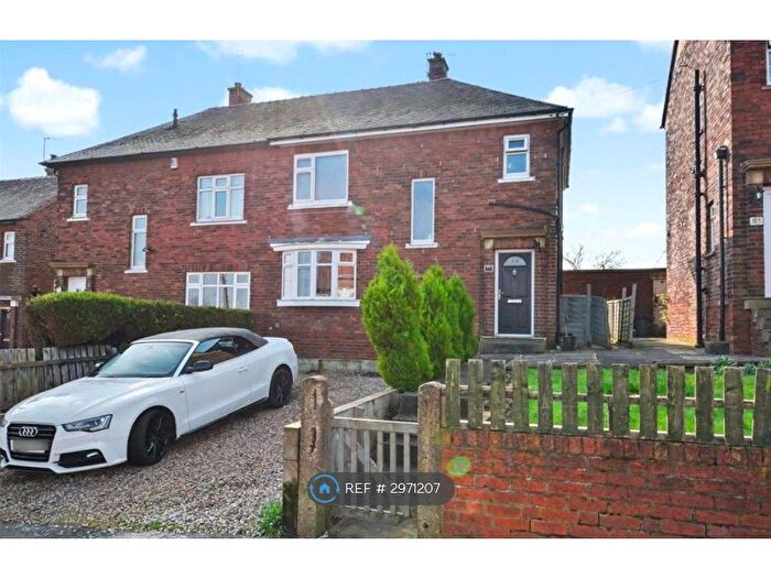 3 Bedroom Semi-Detached House To Rent In Denhale Avenue, Wakefield, WF2