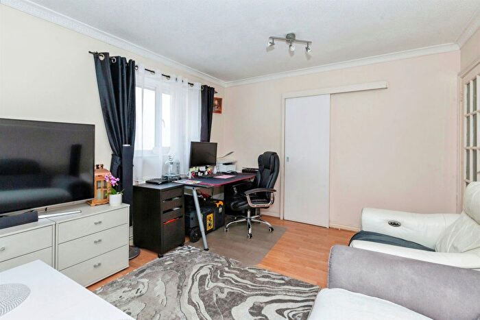 1 Bedroom Flat To Rent In Victoria Road, Slough, SL2