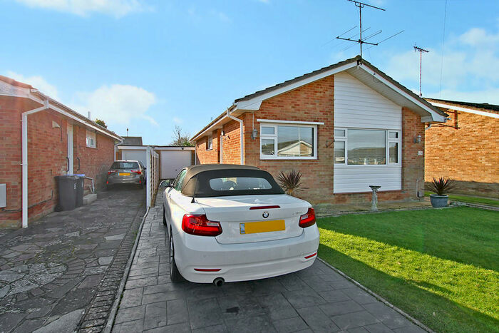 2 Bedroom Detached Bungalow To Rent In Rockingham Close, Worthing, BN13