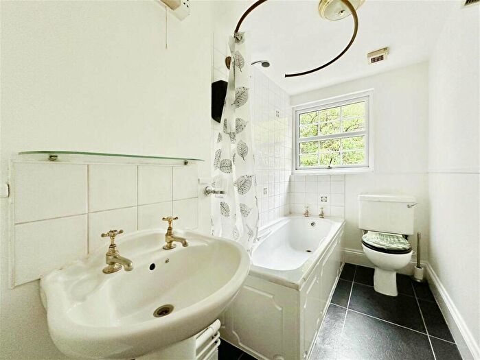 1 Bedroom Apartment For Sale In Shaftesbury Road, Leicester, Leicestershire, LE3