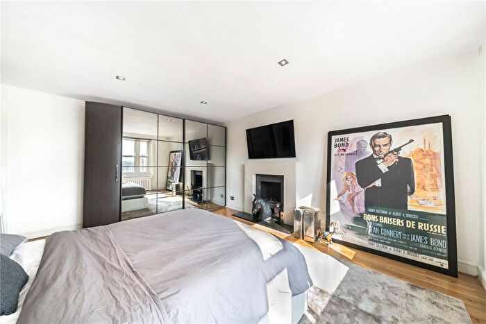 3 Bedroom Flat To Rent In Ennismore Gardens, London, SW7