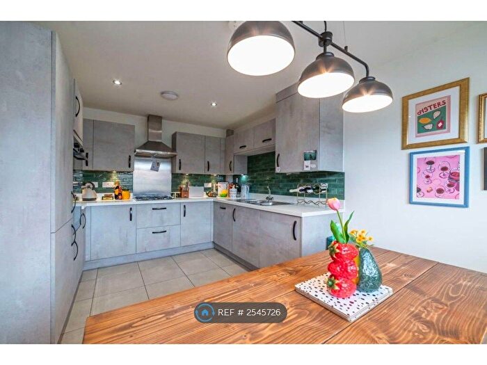 3 Bedroom End Of Terrace House To Rent In Bothwell Road, Manchester, M40