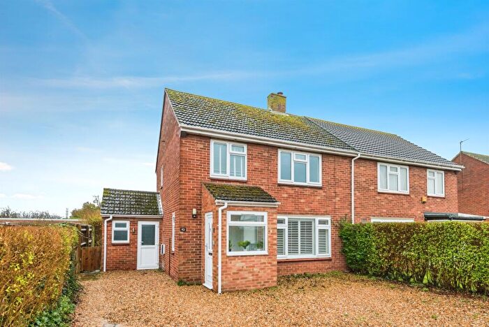 3 Bedroom Semi-Detached House For Sale In Tyrrells Way, Sutton Courtenay, Abingdon, OX14