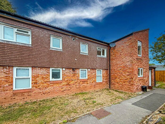 2 Bedroom Flat To Rent In Gaunton Close, Galmington, TA1
