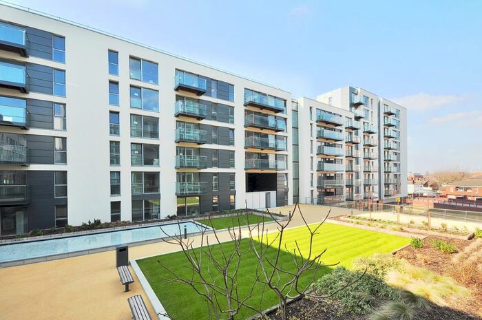 1 Bedroom Flat To Rent In Station Approach, Hayes, UB3