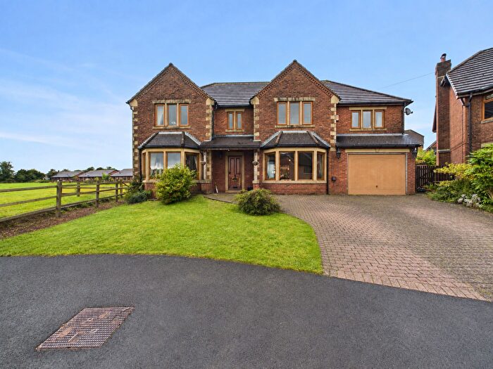 5 Bedroom Detached House For Sale In Knowsley Road West, Clayton Le Dale, BB1