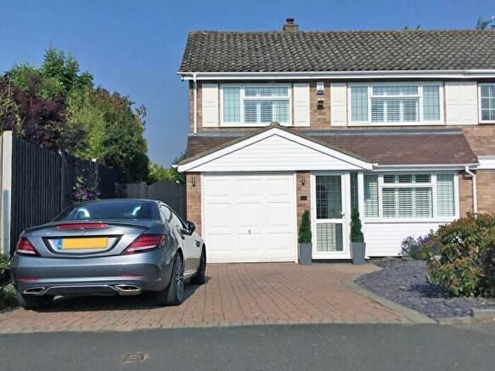 3 Bedroom Semi Detached House For Sale In Cheyne Walk, Meopham, DA13