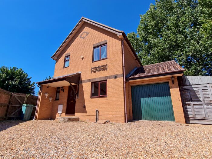 4 Bedroom Detached House To Rent In Copse End, Sandown, PO36