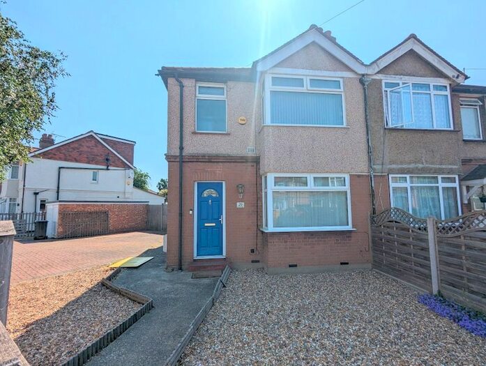 3 Bedroom Property To Rent In Rosslyn Avenue, Feltham, TW14