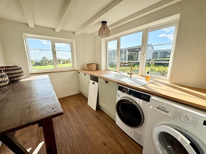 5 Bedroom Detached House To Rent In Walton Hill, Clent, Stourbridge, DY9
