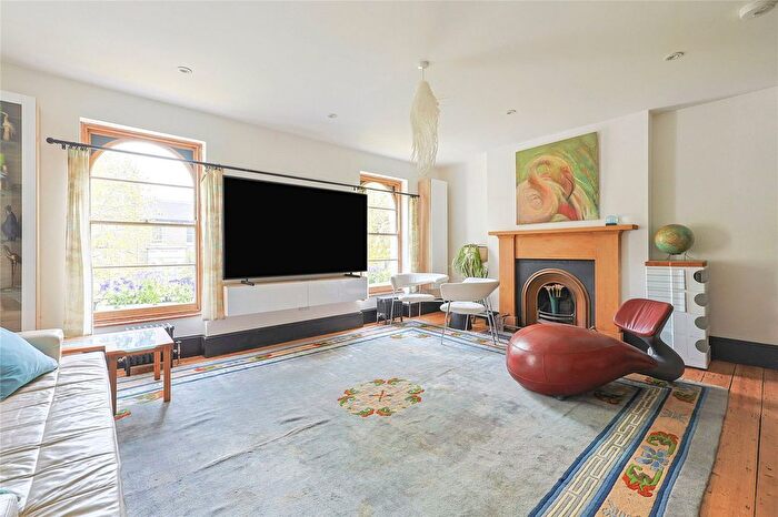 1 Bedroom Flat To Rent In Hammersmith Grove, London, W6