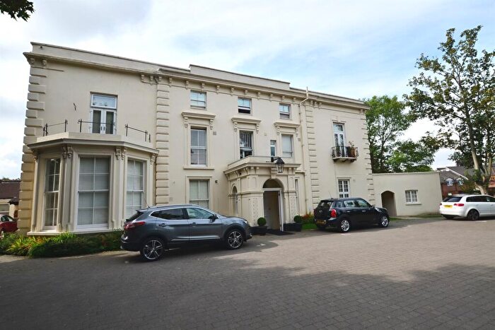 1 Bedroom Apartment To Rent In Buckhurst Hill House, Queens Road, Buckhurst Hill, IG9