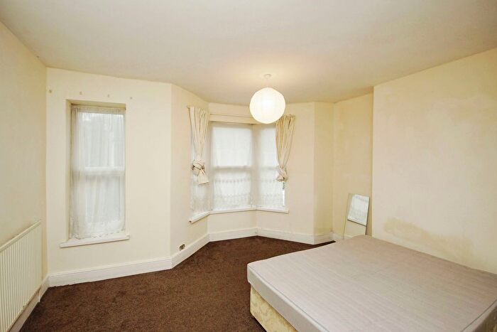 3 Bedroom Terraced House For Sale In Chelsea Park, Easton, Bristol, BS5