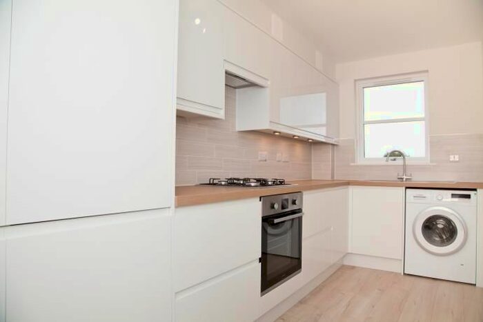 2 Bedroom Flat To Rent In Pipe Street, Edinburgh EH15