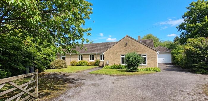 4 Bedroom Bungalow For Sale In Wadswick Lane, Neston, SN13