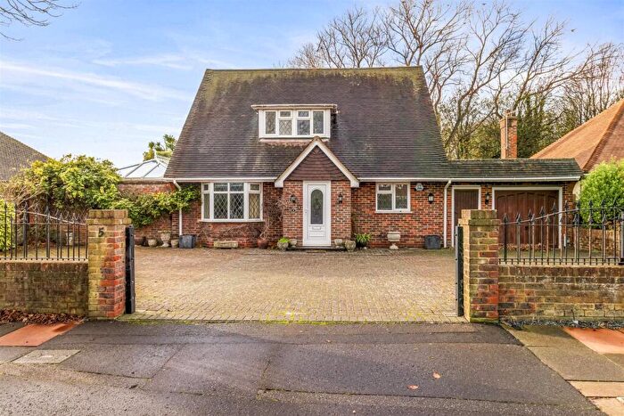 3 Bedroom Detached House For Sale In Parklands Avenue, Goring-By-Sea, Worthing, BN12