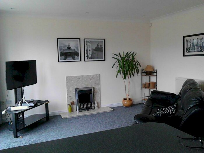 2 Bedroom Flat To Rent In Mill View, Shipley Saltaire, West Yorkshire, BD18