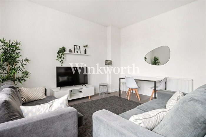 2 Bedroom Flat To Rent In Frobisher Road, London, N8