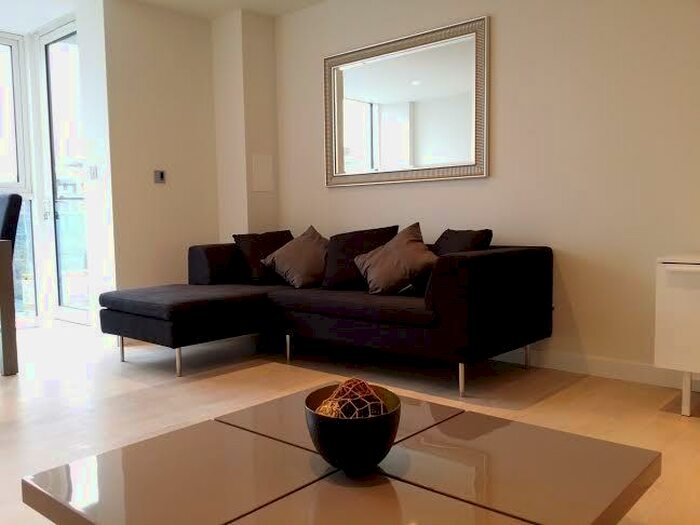 2 Bedroom Flat To Rent In Incredible Bed Flat In Angel, N1