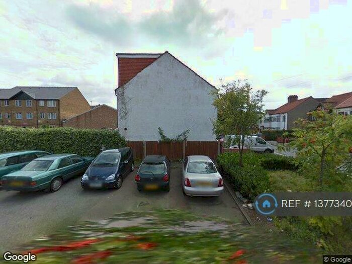 4 Bedroom End Of Terrace House To Rent In Broadway Gardens, Mitcham, CR4