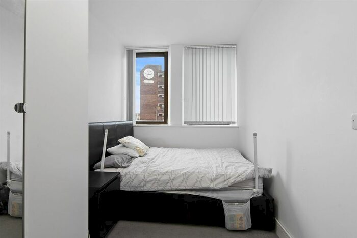 2 Bedroom Flat For Sale In Eleanor Cross Road, Waltham Cross, EN8
