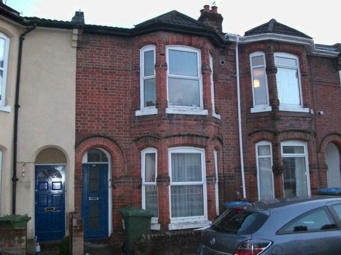 2 Bedroom Flat To Rent In Livingstone Road, Portswood, Southampton, SO14