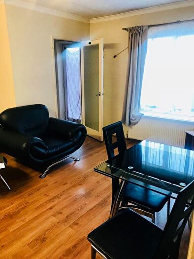 2 Bedroom Maisonette To Rent In Kenwood Court, London, NW9