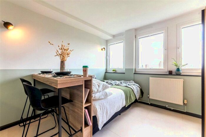 Studio To Rent In Uncle Stockwell, Courland Grove, London, SW8
