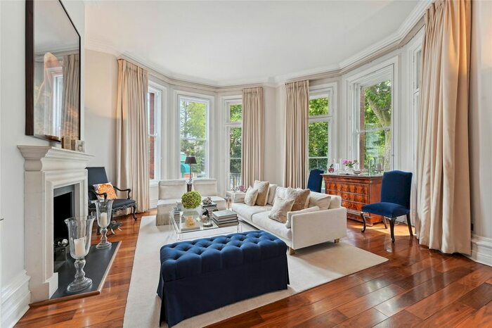 3 Bedroom Flat To Rent In Gloucester Road, London, SW7