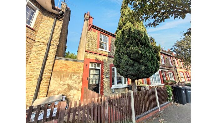 2 Bedroom Property For Sale In Peabody Estate, Lordship Lane, Tottenham, London, N17